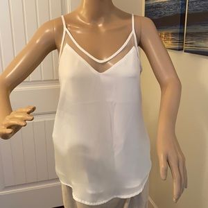 Lulu’s White detailed top